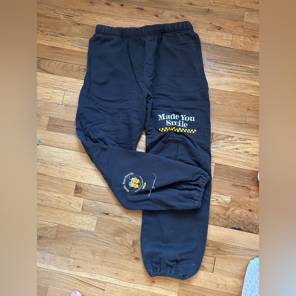 MAYFAIR GROUP MADE YOU SMILE SWEATPANTS